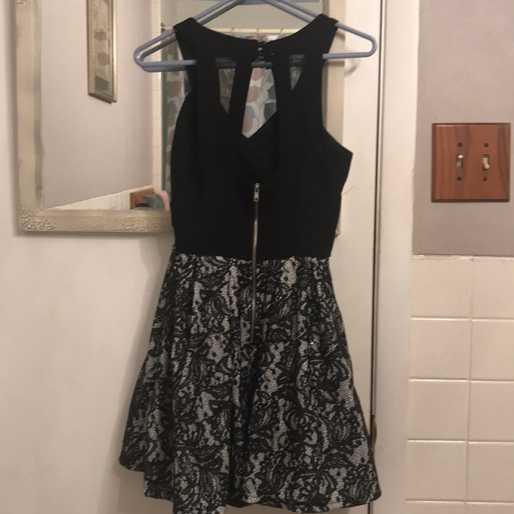 Black and White Formal Dress - Picture 7 of 8